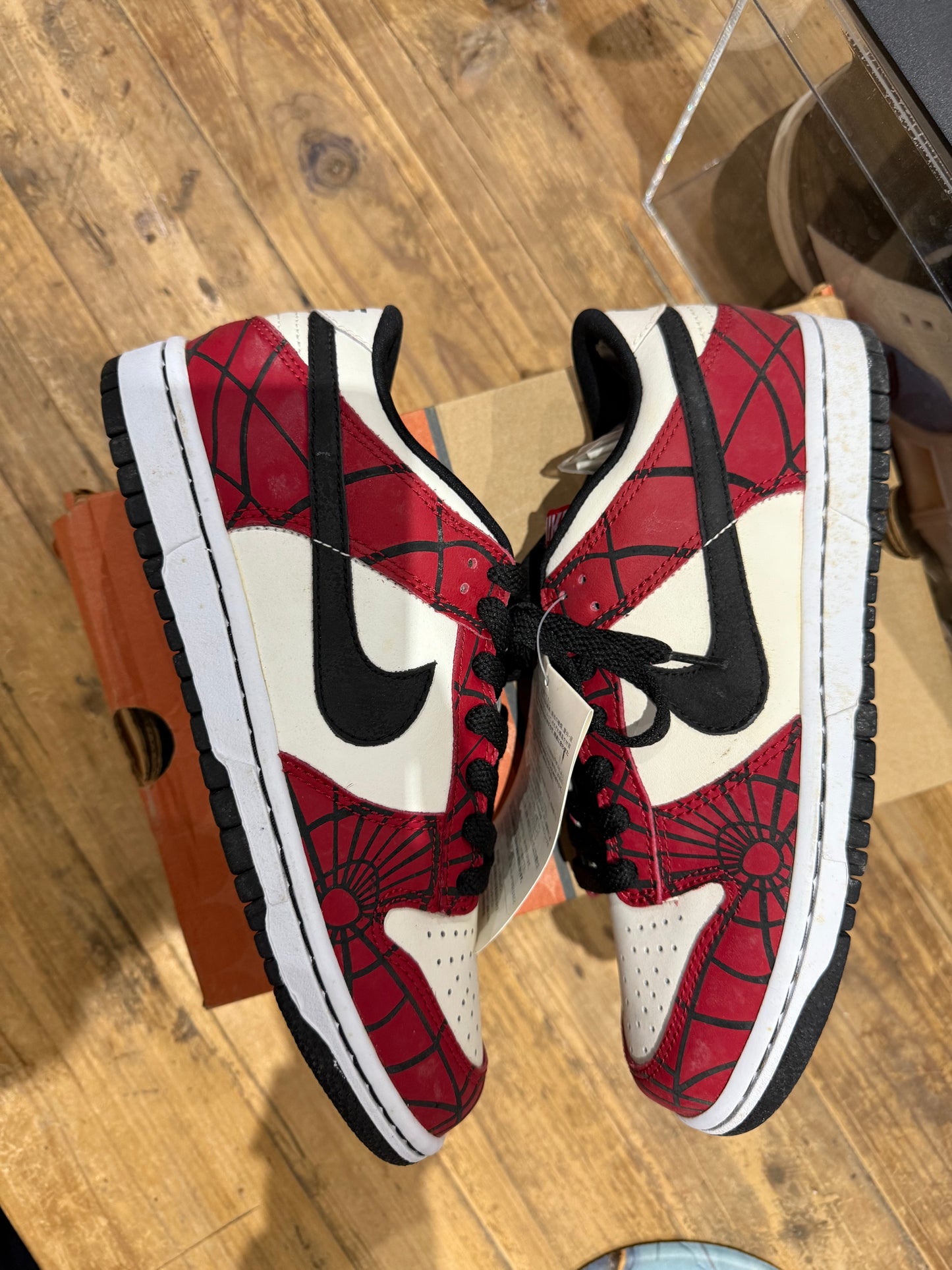 NEW Nike Dunk Low Spider-Man 2004 size 6Y