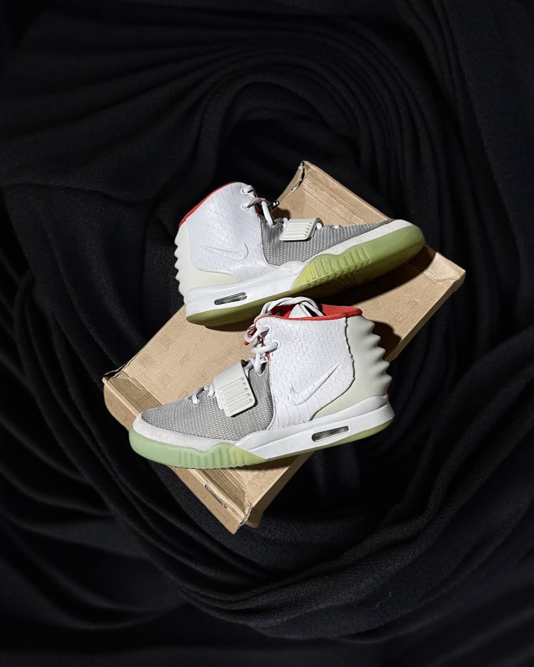 $11 Subscription Nike Air Yeezy Platinum – Netmagnetism