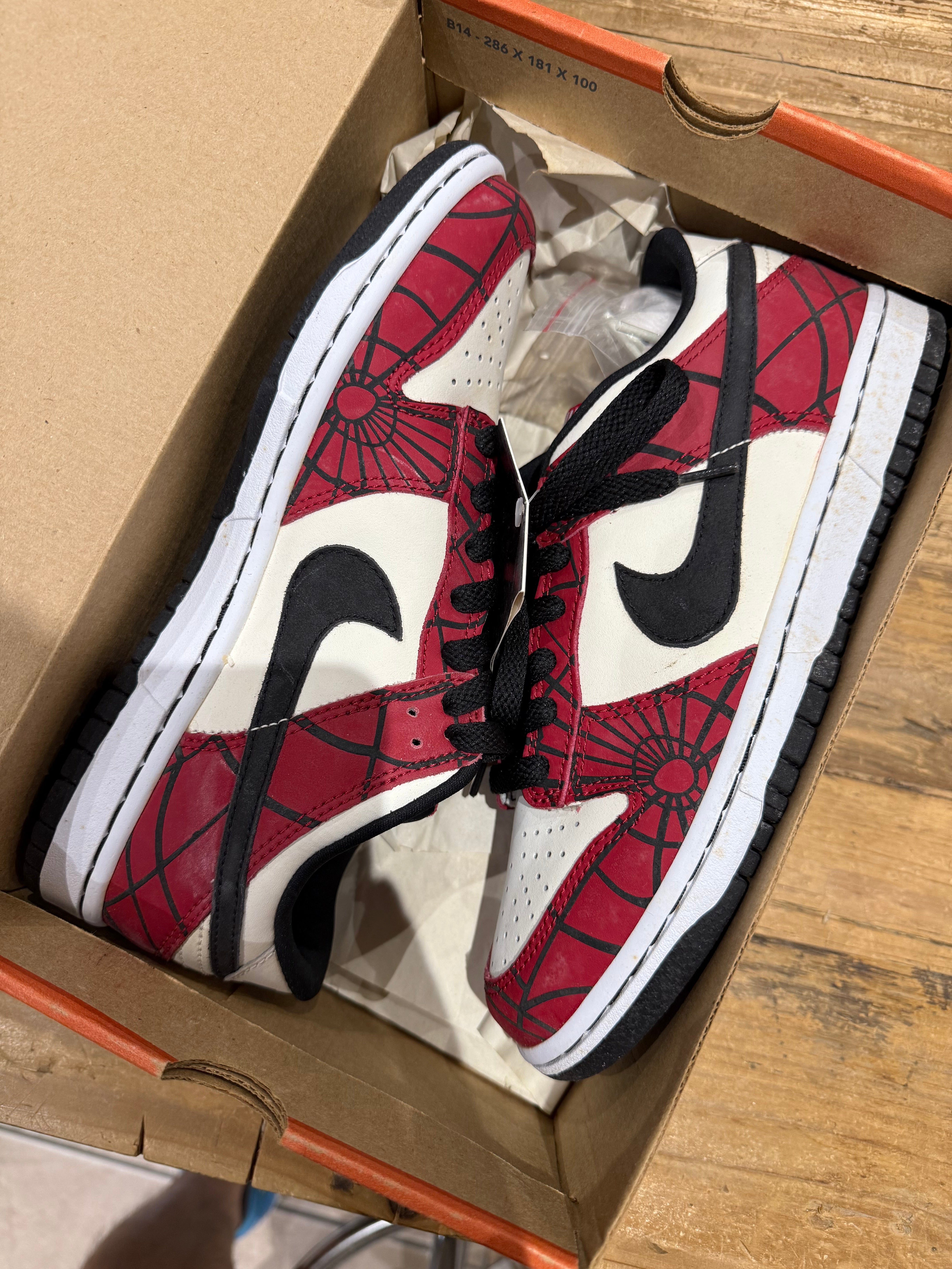Nike Dunk Low (GS) スパイダーマン 6Y Nike Dunk Low GS Spider-Man Black Grey FV0373-001