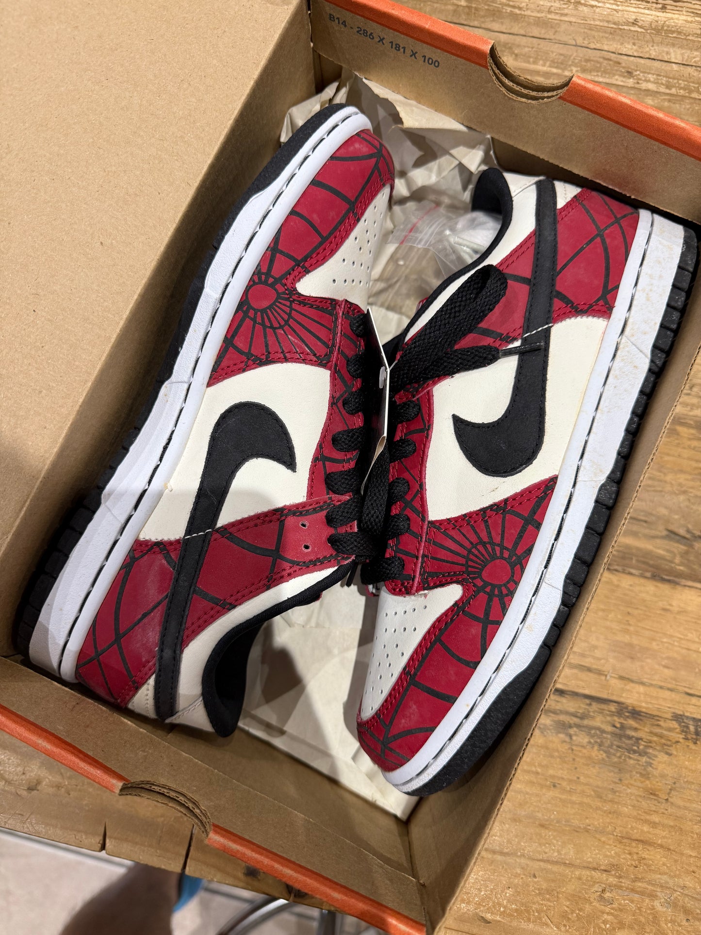 NEW Nike Dunk Low Spider-Man 2004 size 6Y